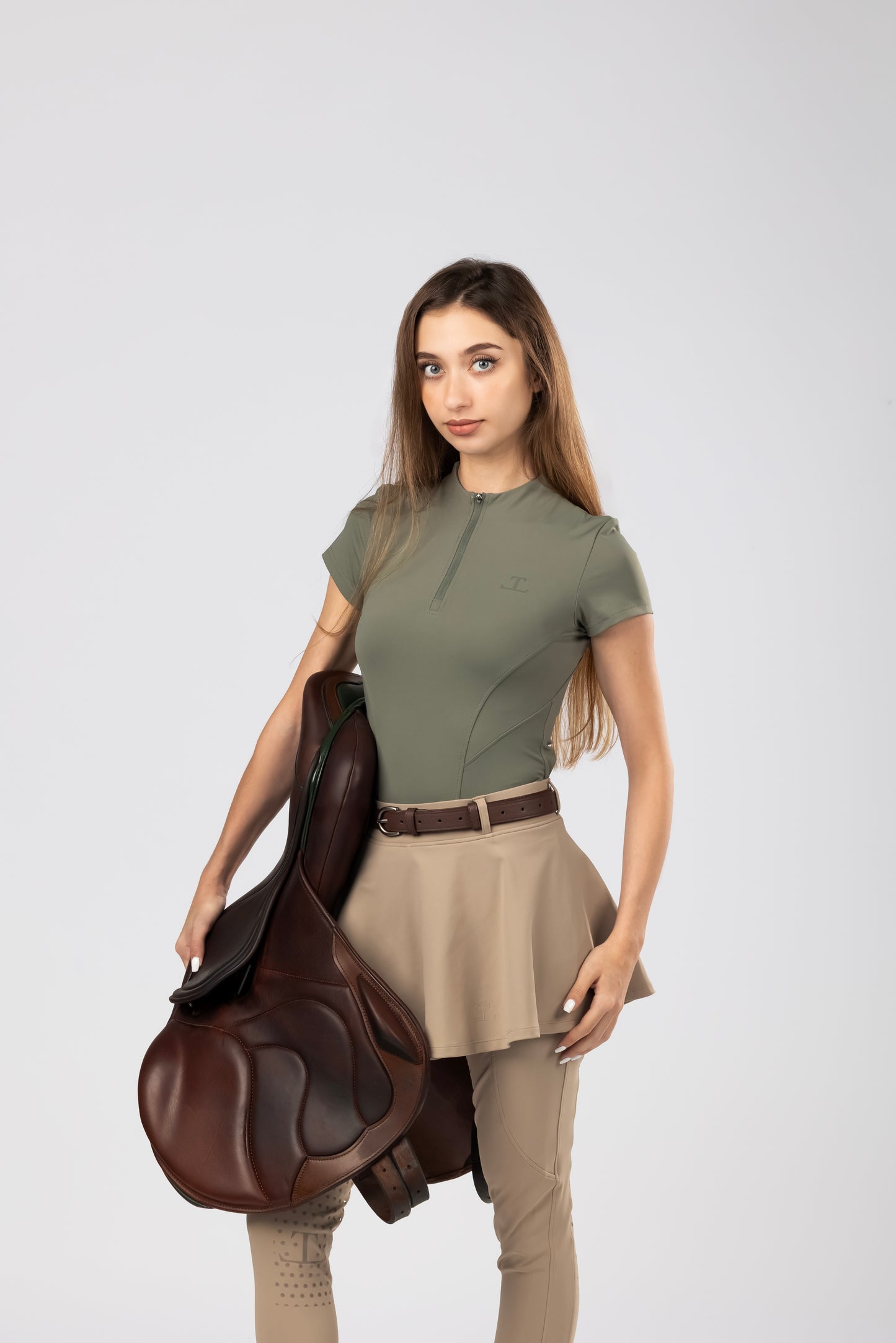 Skirted breech tan